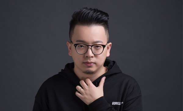 王加飛